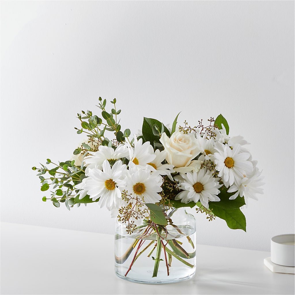 Fresh Linen Bouquet – MCKNIGHT'S FLOWERSHOPPE INC., Peterborough ON