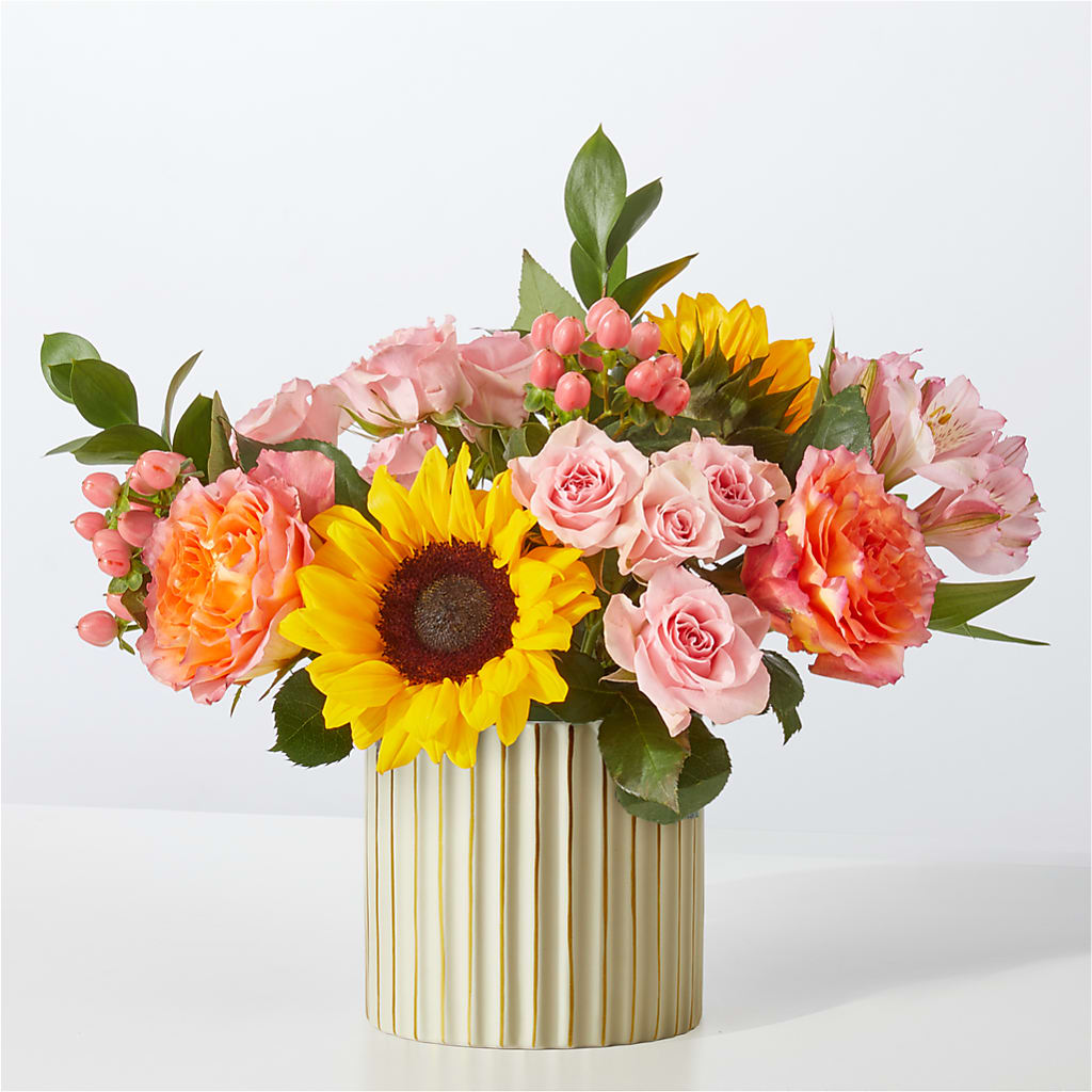 Sun's Out Bouquet – MCKNIGHT'S FLOWERSHOPPE INC., Peterborough ON