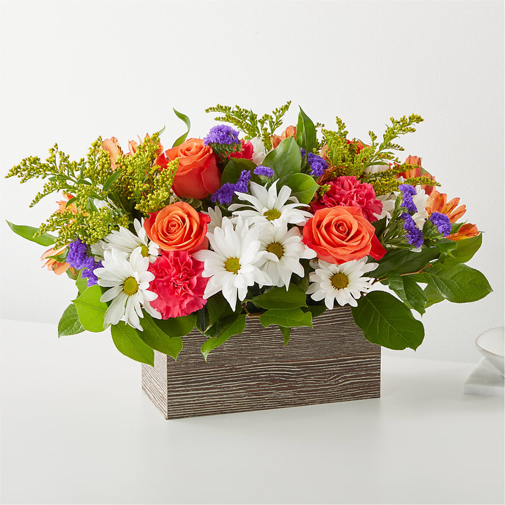 Oopsie Daisy Box Bouquet – MCKNIGHT'S FLOWERSHOPPE INC., Peterborough ON
