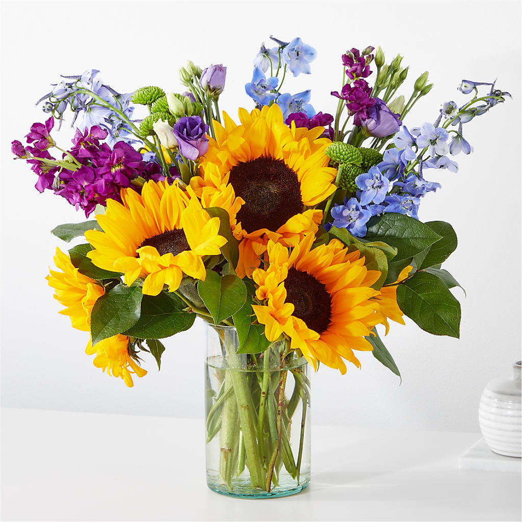 Catching Rays Bouquet – MCKNIGHT'S FLOWERSHOPPE INC., Peterborough ON