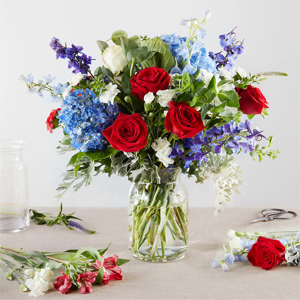 Star Spangled - A Florist Original – MCKNIGHT'S FLOWERSHOPPE INC., Peterborough ON