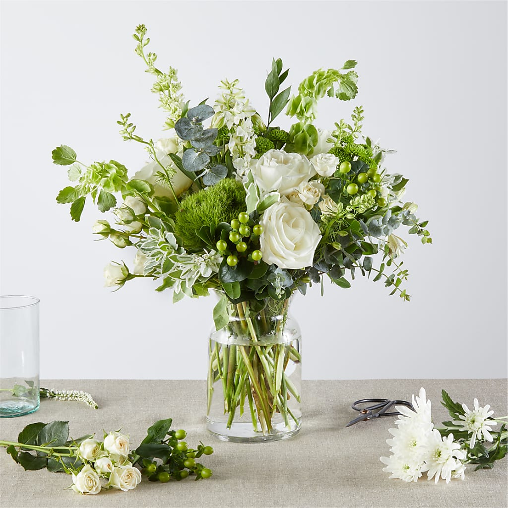 Irish Garden - A Florist Original – MCKNIGHT'S FLOWERSHOPPE INC., Peterborough ON