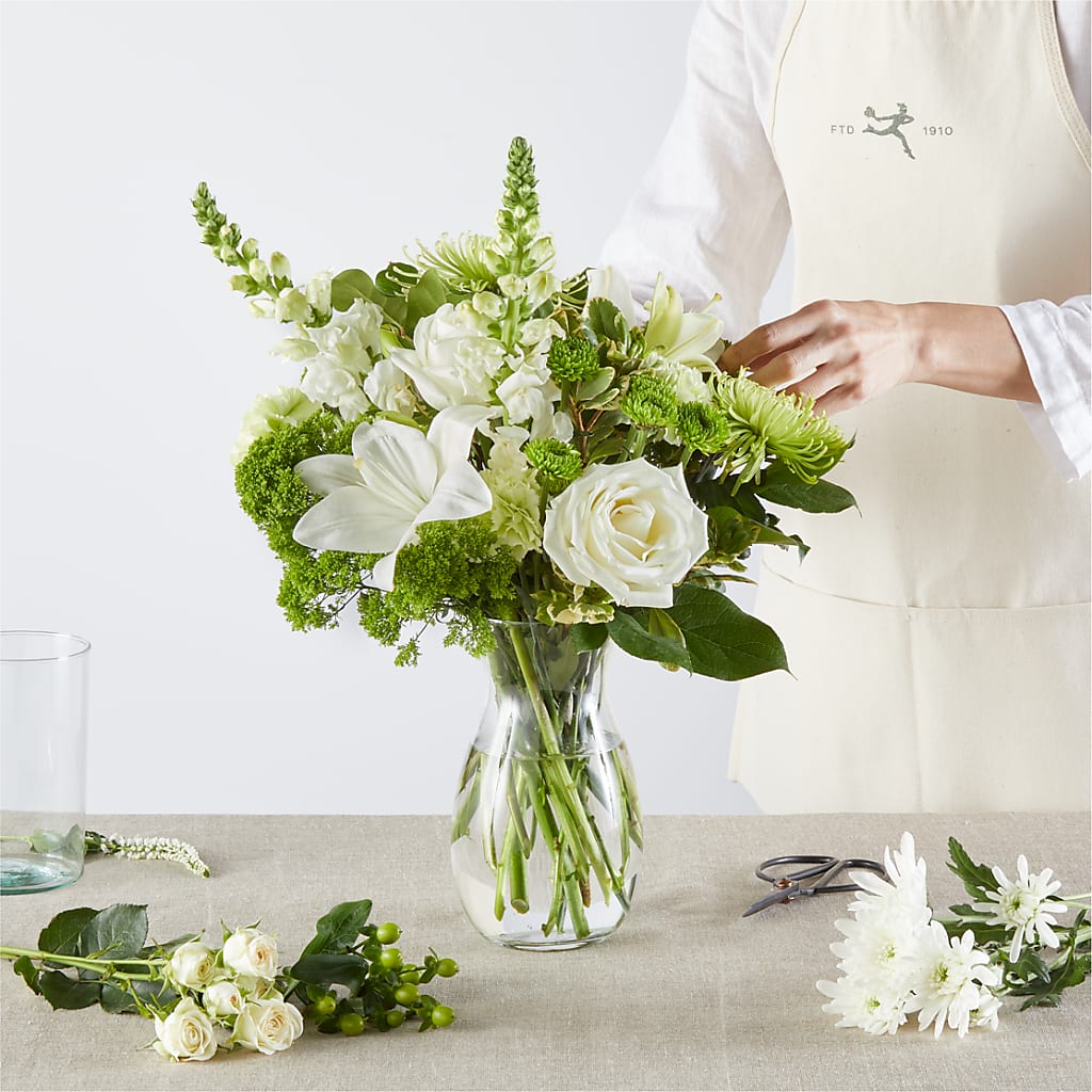 Irish Garden - A Florist Original – MCKNIGHT'S FLOWERSHOPPE INC., Peterborough ON