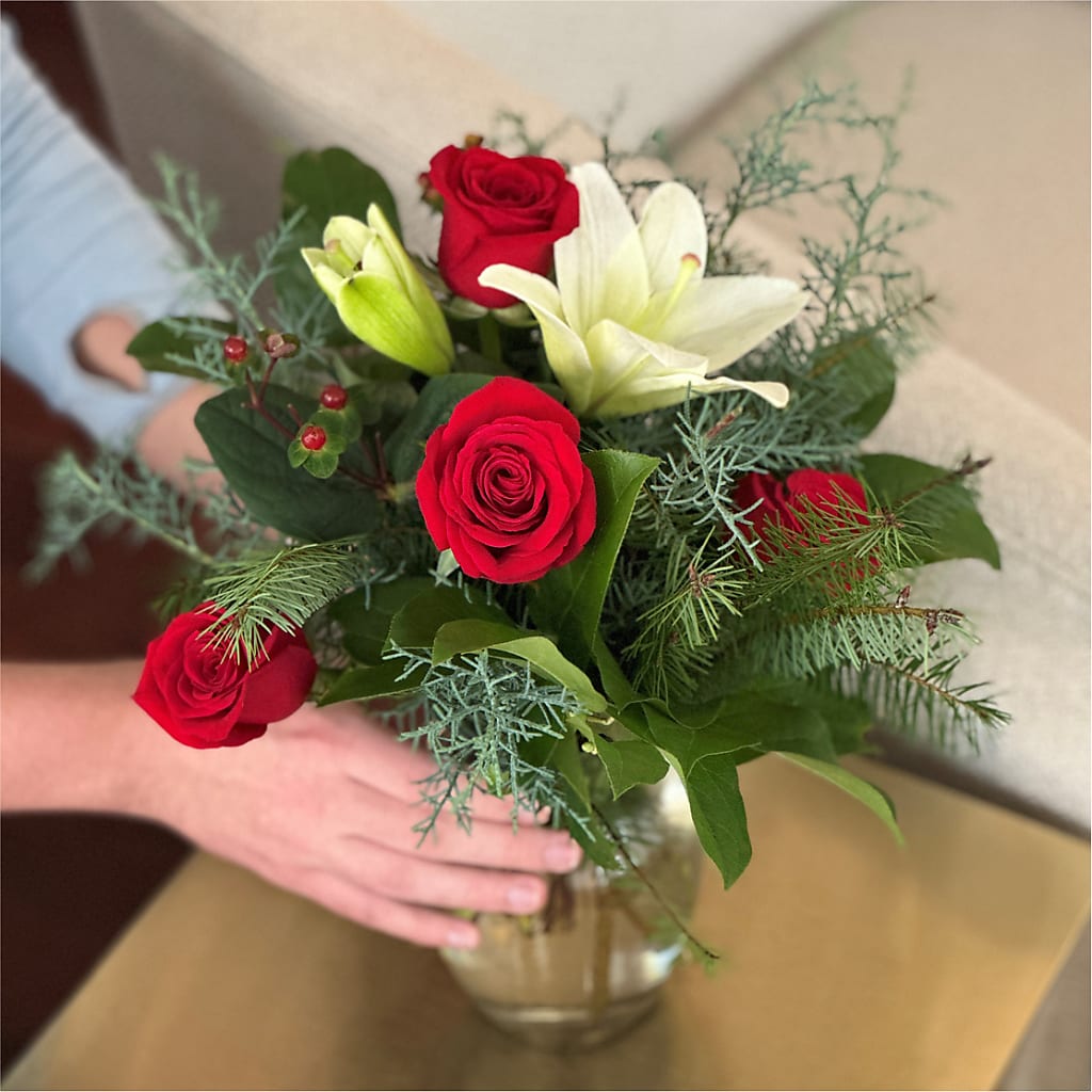 Glittering Lights Bouquet – MCKNIGHT'S FLOWERSHOPPE INC., Peterborough ON