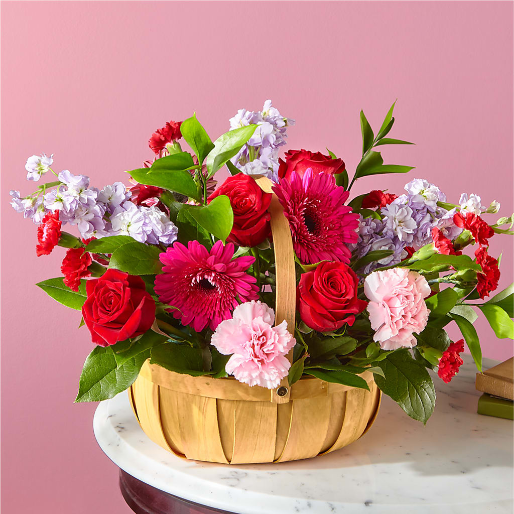 Pink Picnic Basket – MCKNIGHT'S FLOWERSHOPPE INC., Peterborough ON