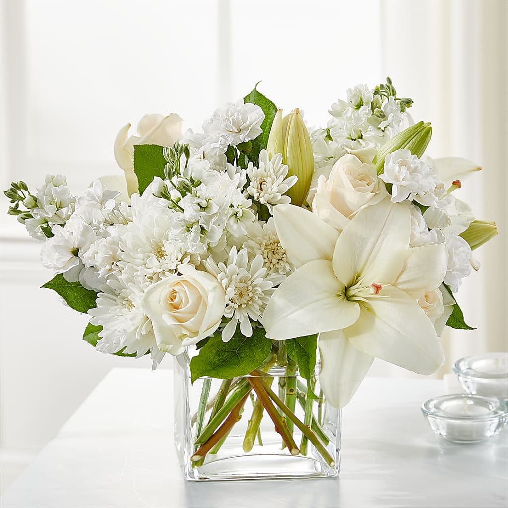 Gentle Breeze Bouquet – MCKNIGHT'S FLOWERSHOPPE INC., Peterborough ON