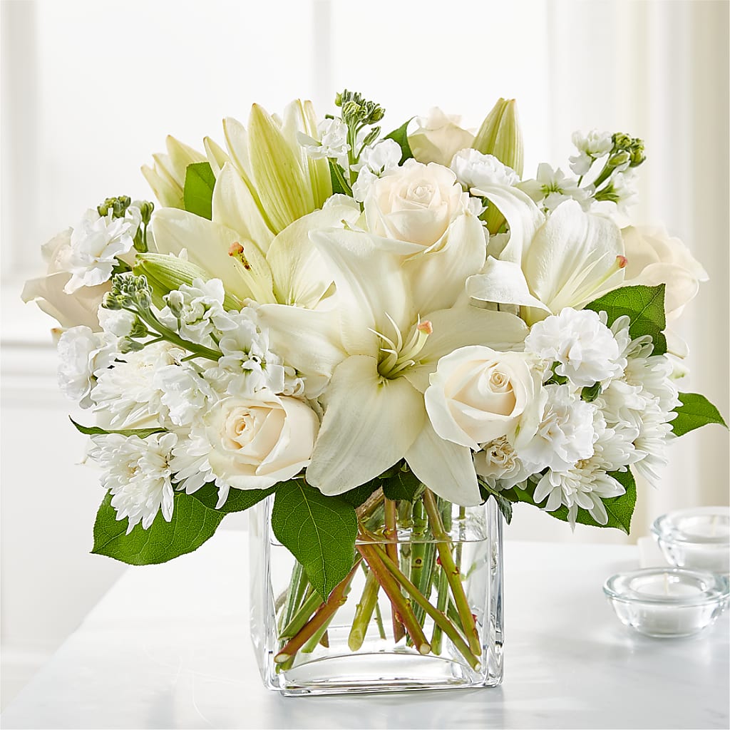Gentle Breeze Bouquet – MCKNIGHT'S FLOWERSHOPPE INC., Peterborough ON