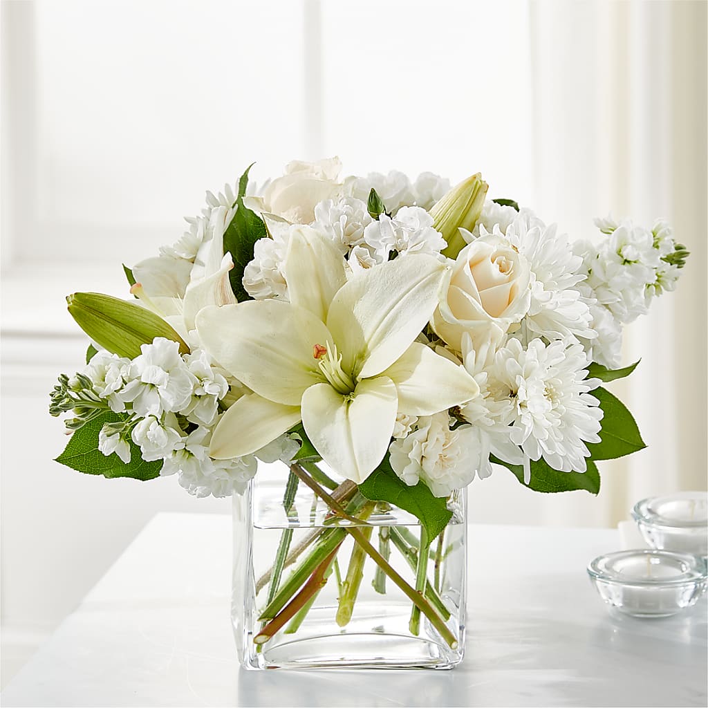 Gentle Breeze Bouquet – MCKNIGHT'S FLOWERSHOPPE INC., Peterborough ON