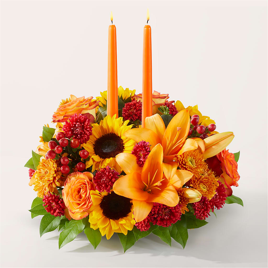 Grateful Centerpiece – MCKNIGHT'S FLOWERSHOPPE INC., Peterborough ON