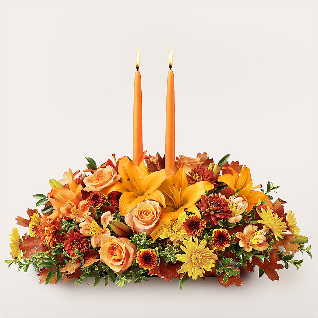 Traditions Centerpiece – MCKNIGHT'S FLOWERSHOPPE INC., Peterborough ON
