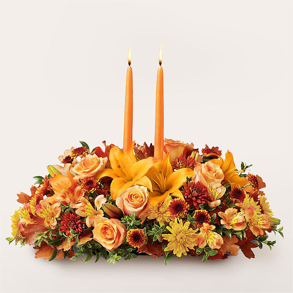 Traditions Centerpiece – MCKNIGHT'S FLOWERSHOPPE INC., Peterborough ON