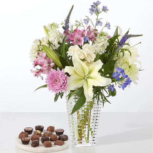 Winter Celebration Bouquet – MCKNIGHT'S FLOWERSHOPPE INC., Peterborough ON