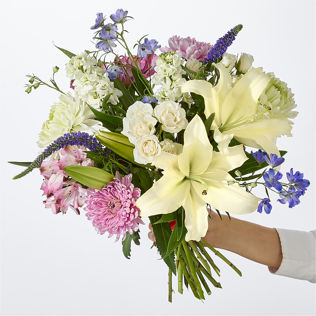 Winter Celebration Bouquet – MCKNIGHT'S FLOWERSHOPPE INC., Peterborough ON