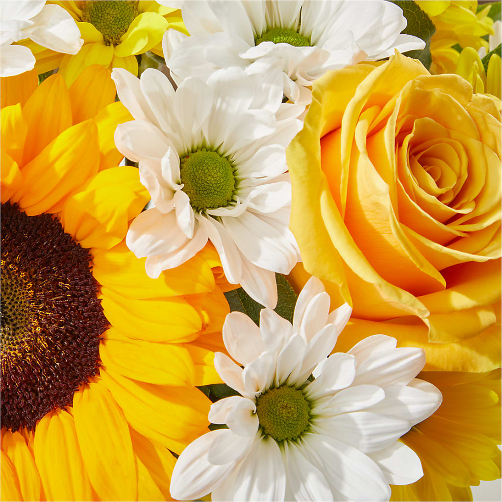 Be Happy Bouquet – MCKNIGHT'S FLOWERSHOPPE INC., Peterborough ON