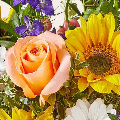 The Good Life Bouquet – MCKNIGHT'S FLOWERSHOPPE INC., Peterborough ON