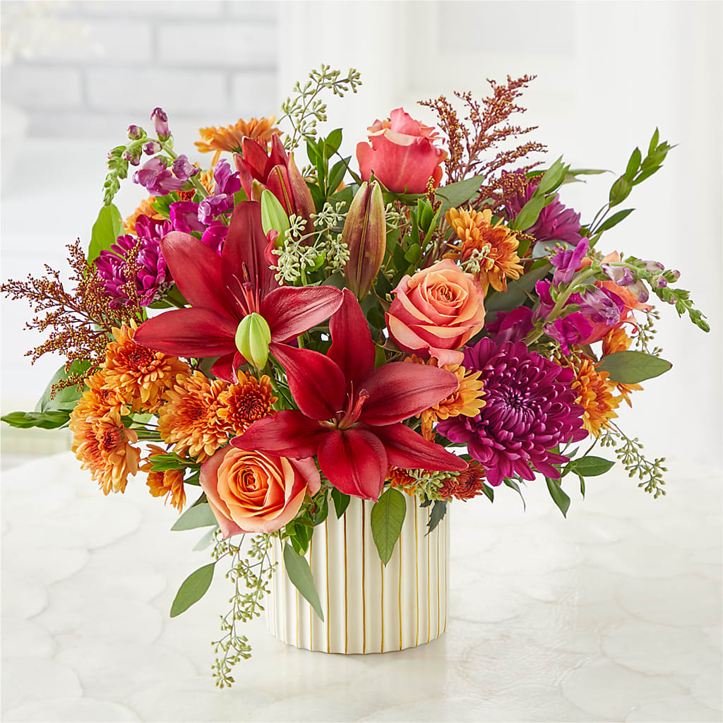 Burgundy Landscape Bouquet – MCKNIGHT'S FLOWERSHOPPE INC., Peterborough ON