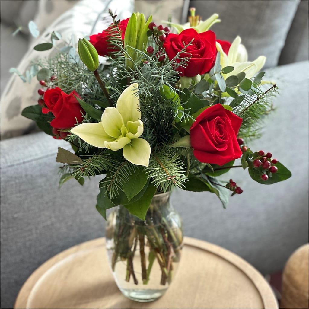 Glittering Lights Bouquet – MCKNIGHT'S FLOWERSHOPPE INC., Peterborough ON