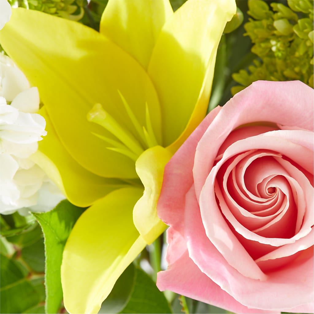 Garden Delight Bouquet – MCKNIGHT'S FLOWERSHOPPE INC., Peterborough ON