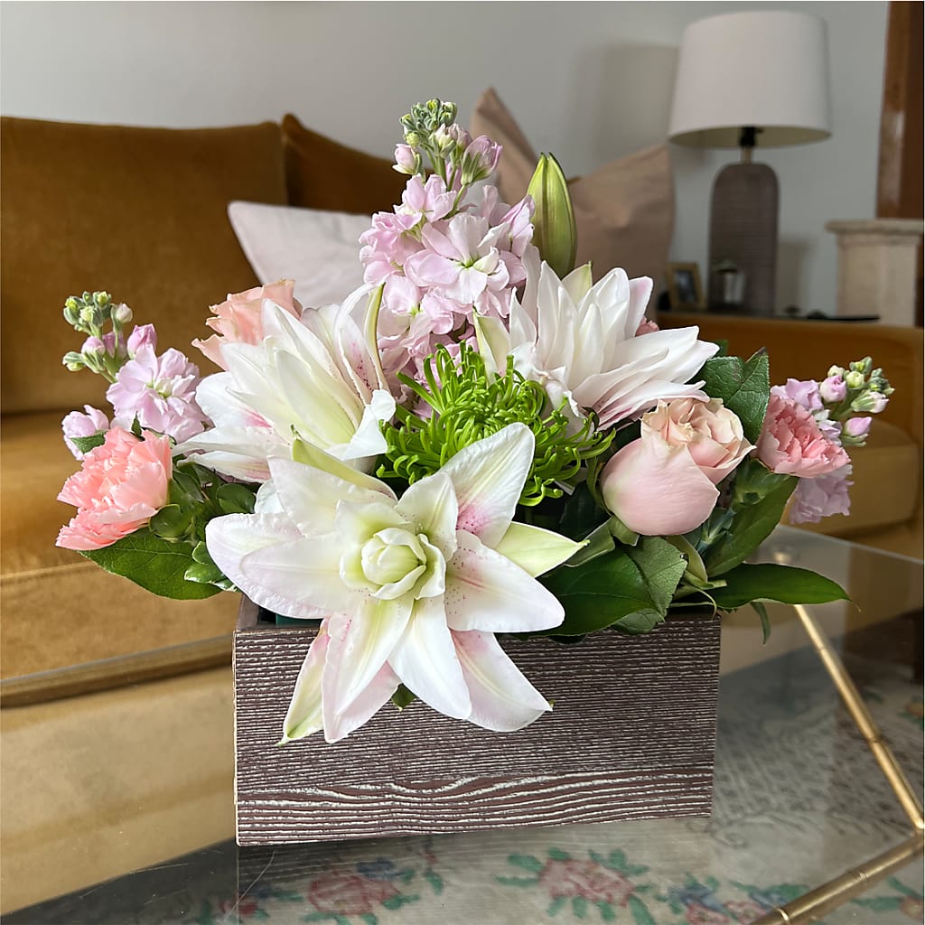 Beautiful Spirit Basket – MCKNIGHT'S FLOWERSHOPPE INC., Peterborough ON