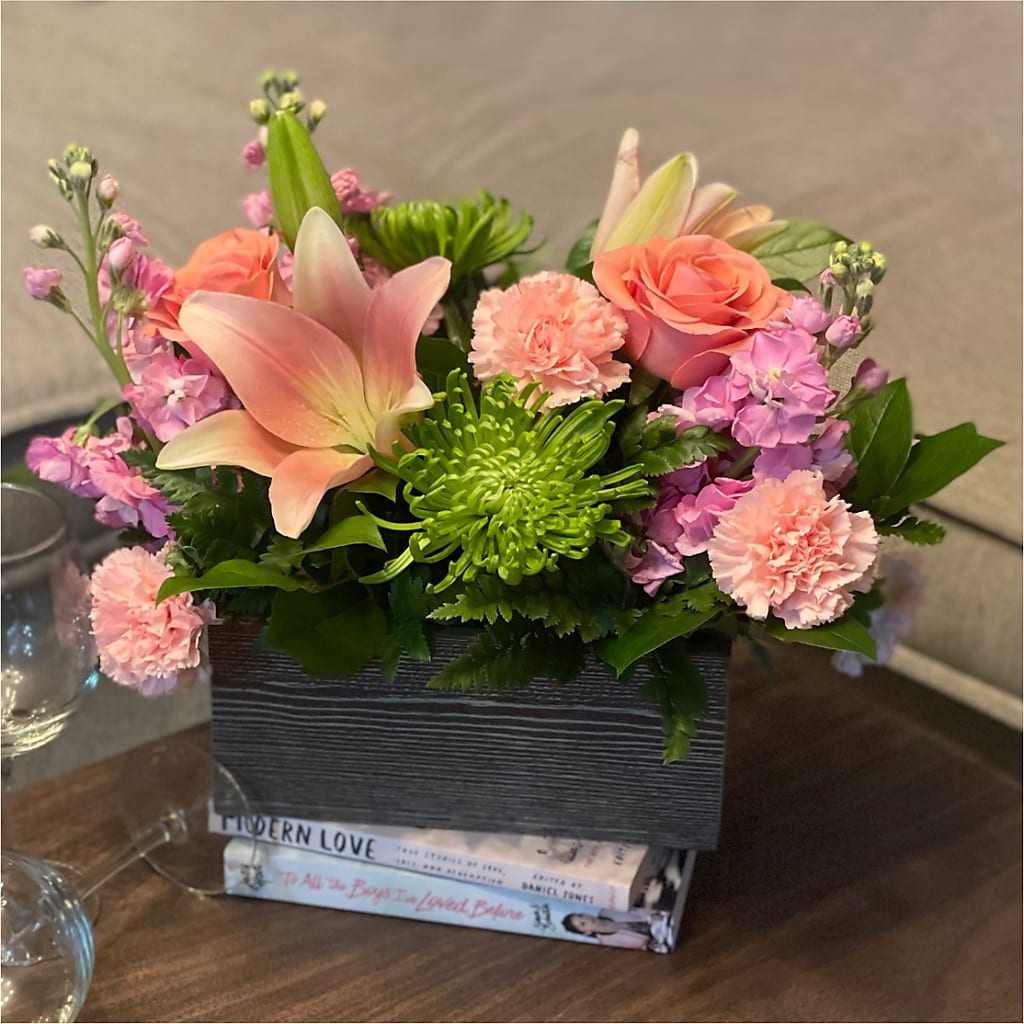 Beautiful Spirit Basket – MCKNIGHT'S FLOWERSHOPPE INC., Peterborough ON