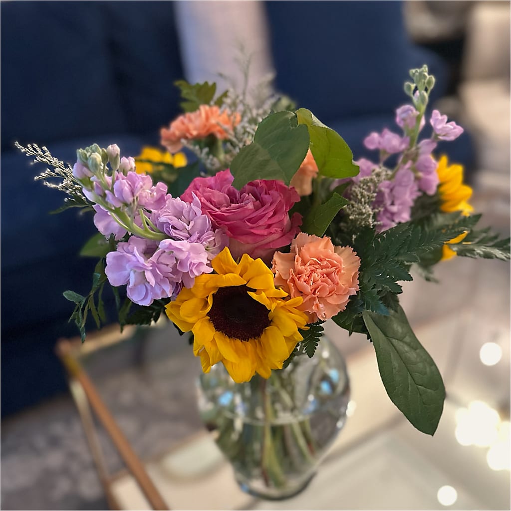 Yellow Brick Road Bouquet – MCKNIGHT'S FLOWERSHOPPE INC., Peterborough ON