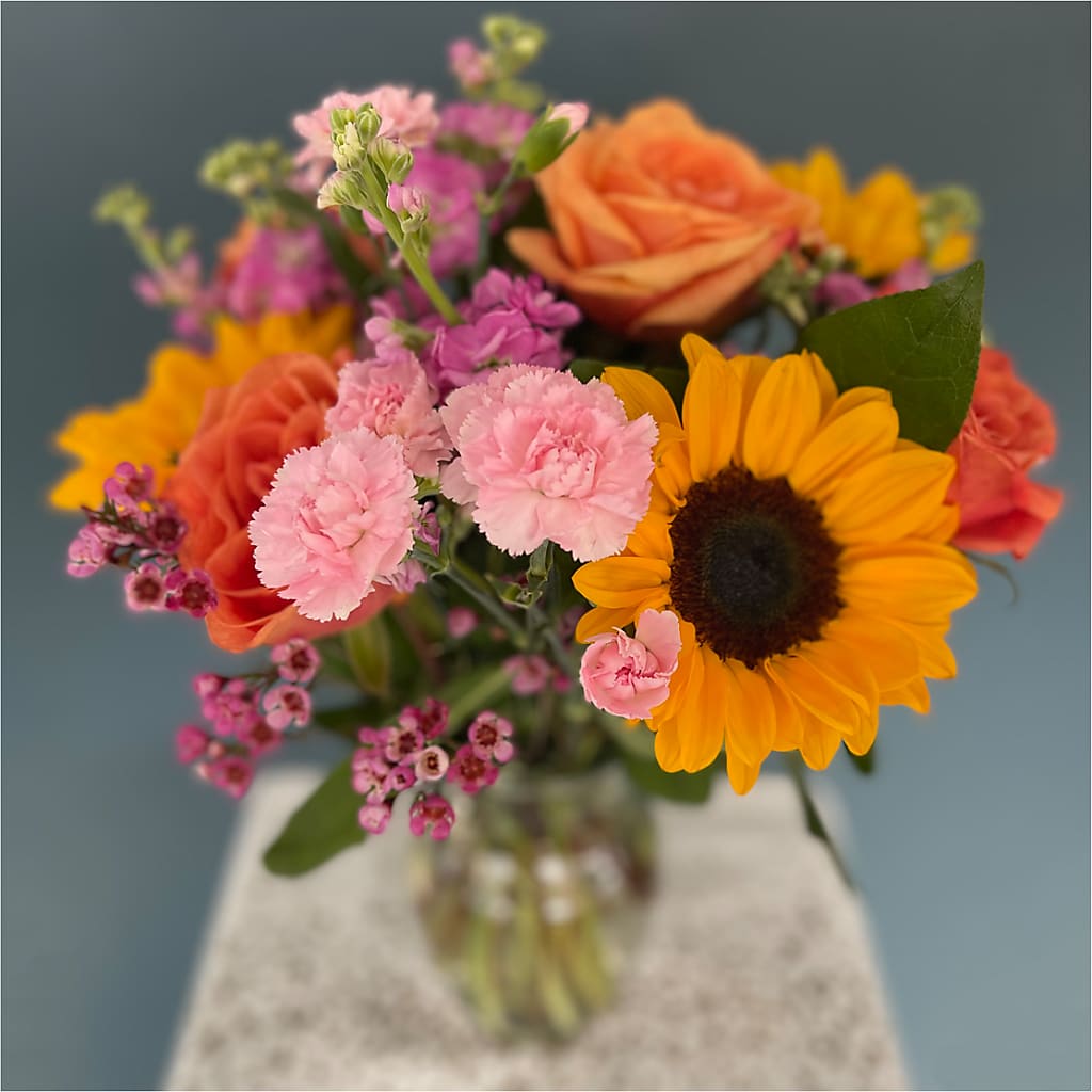 Yellow Brick Road Bouquet – MCKNIGHT'S FLOWERSHOPPE INC., Peterborough ON