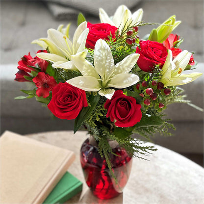 Evergreen Delight Bouquet – MCKNIGHT'S FLOWERSHOPPE INC., Peterborough ON