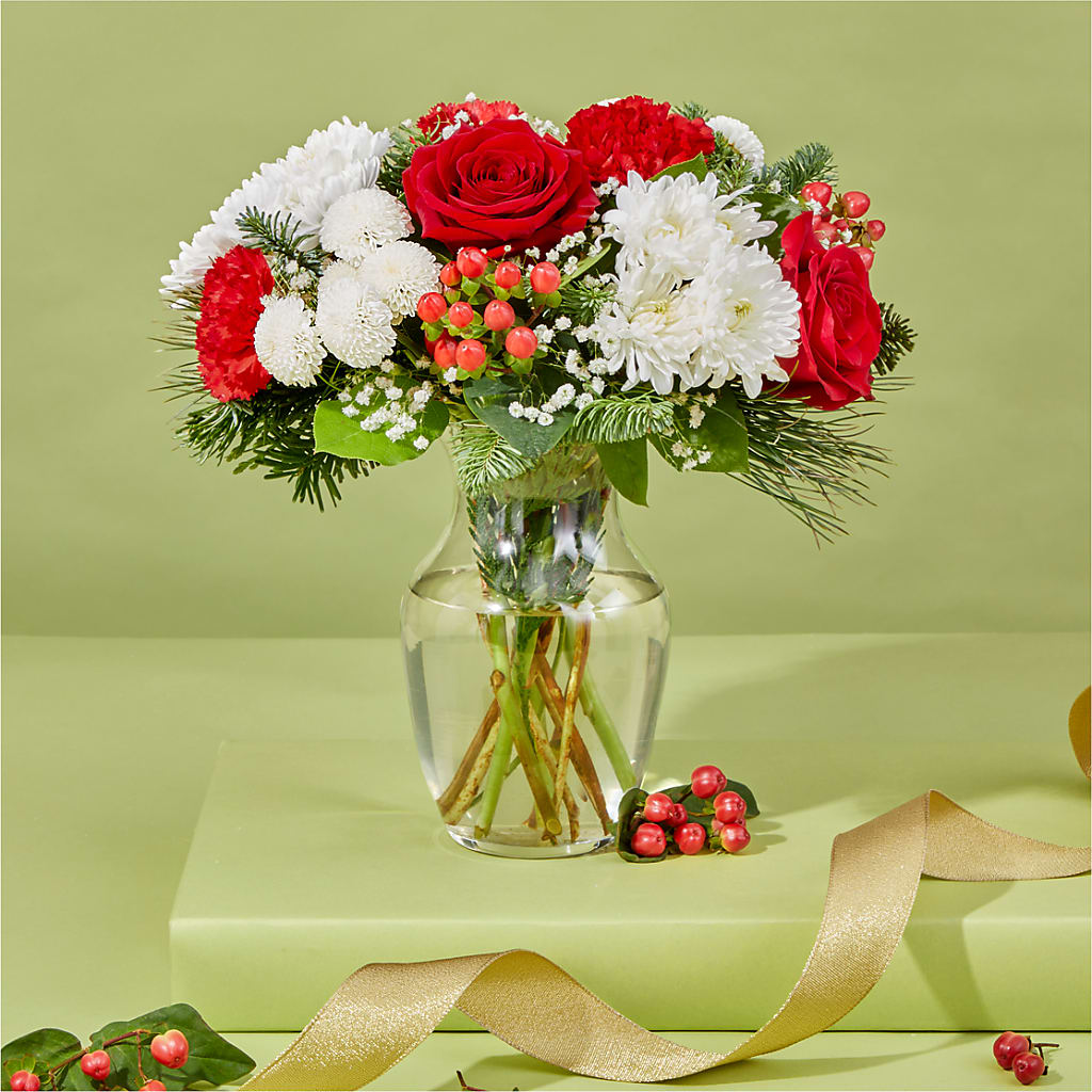 Chance of Flurries Bouquet – MCKNIGHT'S FLOWERSHOPPE INC., Peterborough ON