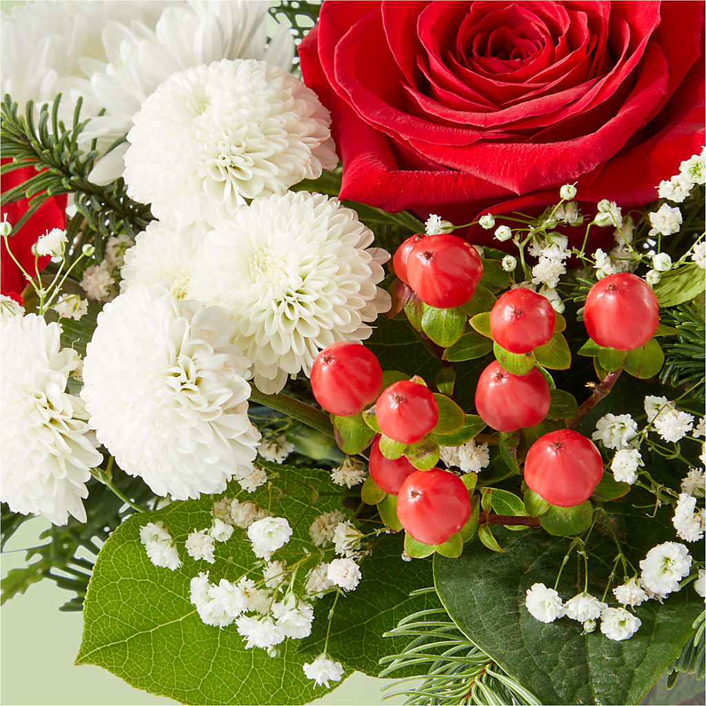 Chance of Flurries Bouquet – MCKNIGHT'S FLOWERSHOPPE INC., Peterborough ON