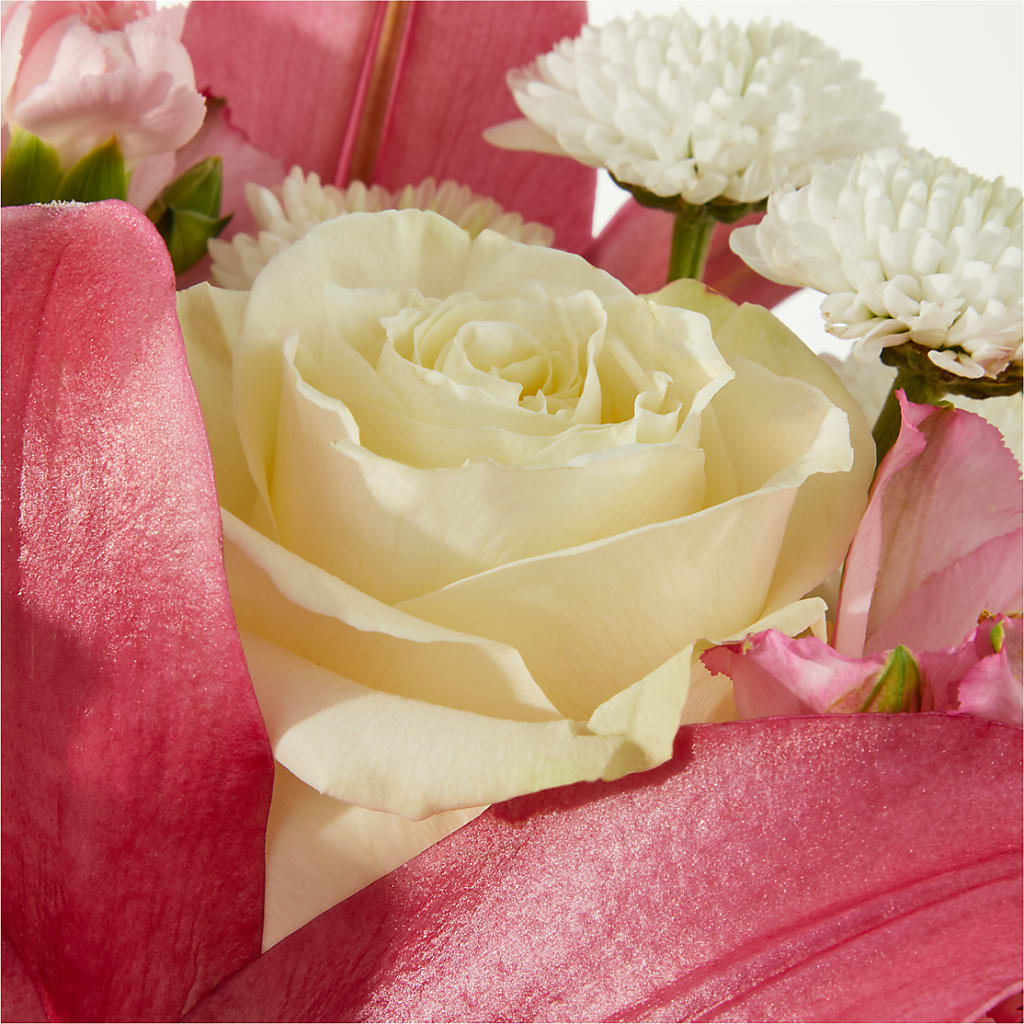 Piece of Cake Bouquet – MCKNIGHT'S FLOWERSHOPPE INC., Peterborough ON
