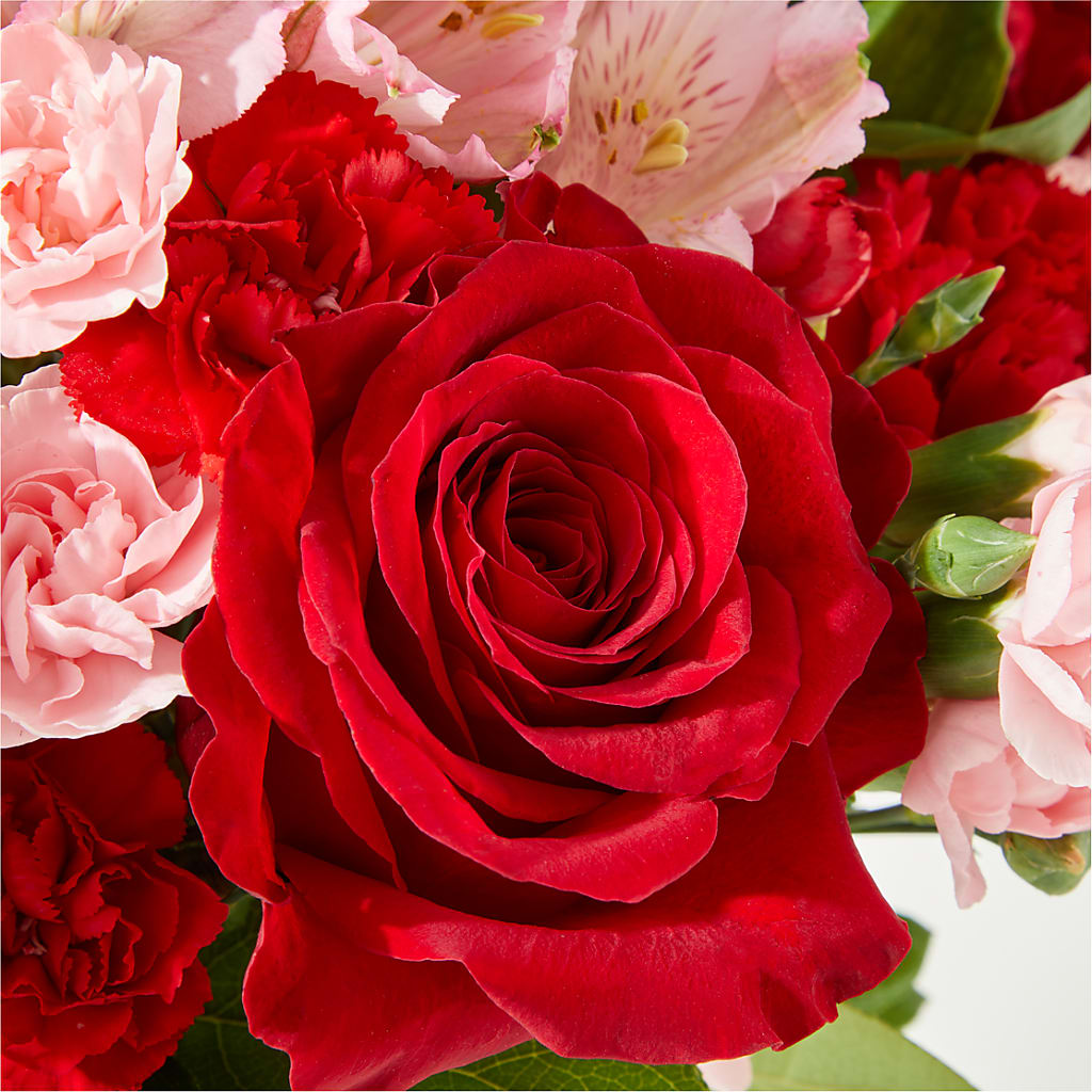 Candy Kisses Bouquet – MCKNIGHT'S FLOWERSHOPPE INC., Peterborough ON