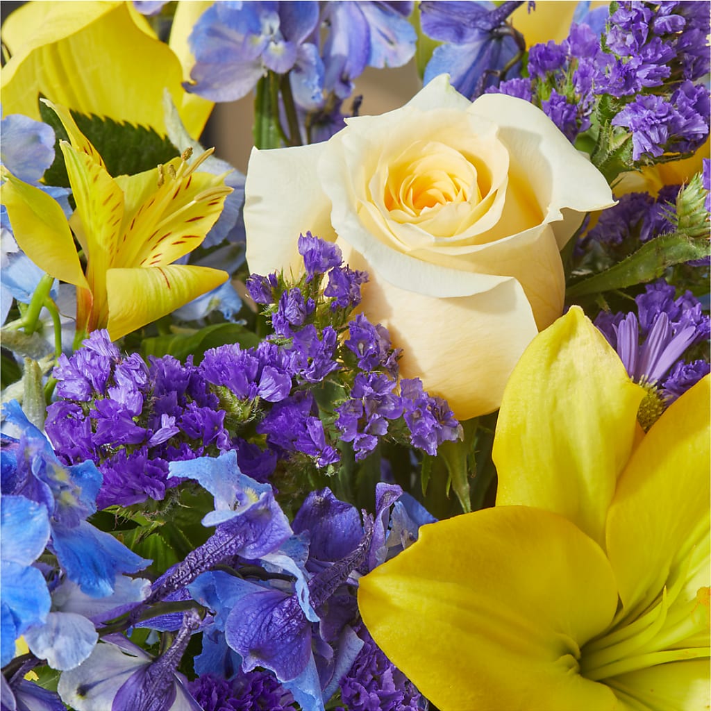 Limoncello Bouquet – MCKNIGHT'S FLOWERSHOPPE INC., Peterborough ON