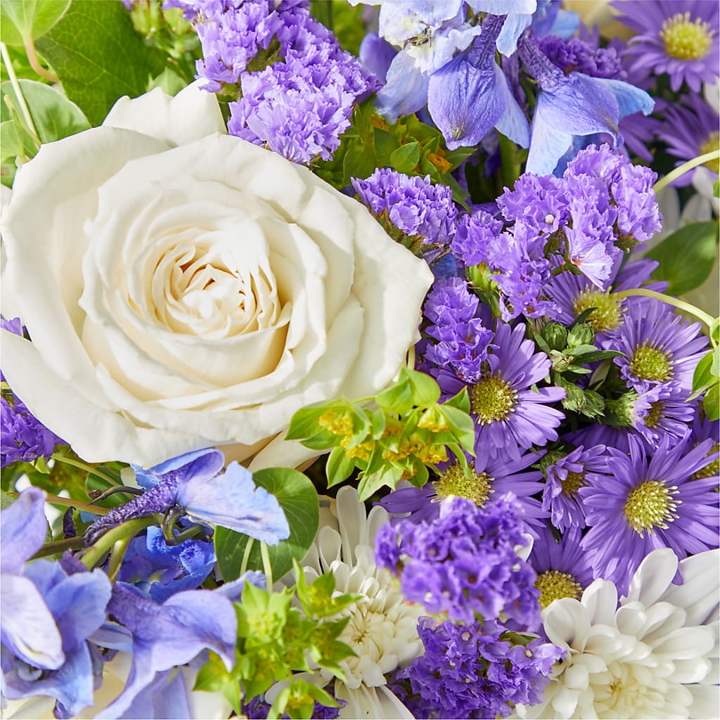 Genuine Gestures Bouquet – MCKNIGHT'S FLOWERSHOPPE INC., Peterborough ON