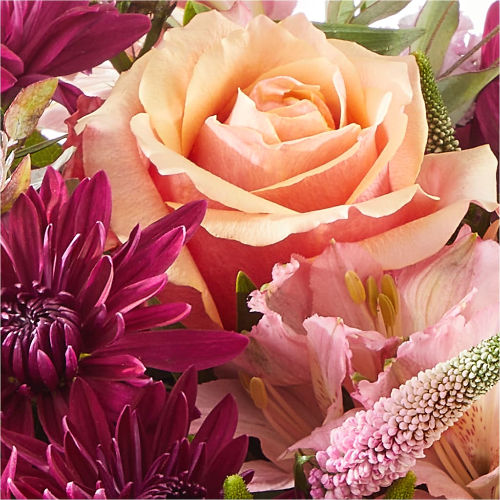 Berry Cobbler Bouquet – MCKNIGHT'S FLOWERSHOPPE INC., Peterborough ON