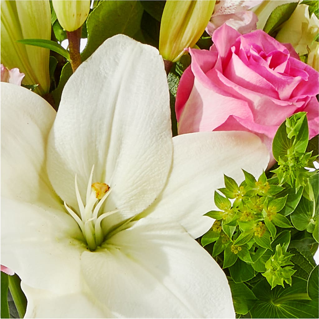 Fondly Bouquet – MCKNIGHT'S FLOWERSHOPPE INC., Peterborough ON